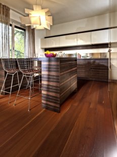 „Krása se svědomím“: Motto nové kolekce World Collection dřevěných podlah Kährs inspirovaných exotickými dřevinami - Kolekce Kährs World - dekor Cayenne
