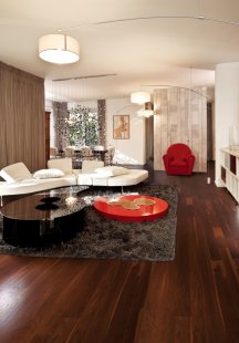 „Krása se svědomím“: Motto nové kolekce World Collection dřevěných podlah Kährs inspirovaných exotickými dřevinami - Kolekce Kährs World - dekor Chili