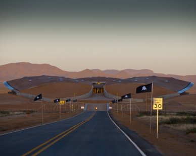 Terminal for space flights in New Mexico by Norman Foster - foto: Nigel Young