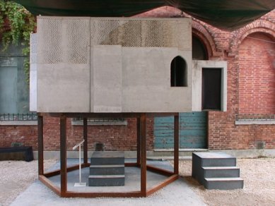 Kolumba od Petera Zumthora - Model Kolumba museum na 8. bienále architektury v Benátkách - foto: Petr Šmídek, 2002