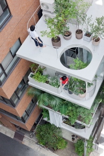 Vertical garden in Tokyo by Ryue Nishizawa - foto: © Iwan Baan