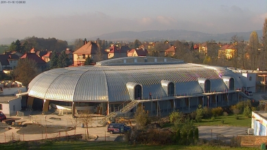 kruh jaro 2012: Skutečné město - Rekonstrukce zimního stadionu v Jičíně podle návrhu architekta Miloše Mlejnka (BFB studio).