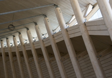 Použití lepeného lamelového dřeva v moderní architektuře