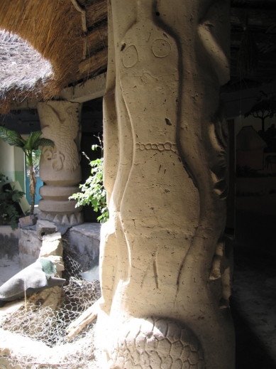 House of the impluvium, multi-storey house and architectural forms in&nbspCasamance - Object 7: AUBERGE DU ROUTARD, case to impluvium - foto: Pavel Nasadil, 2012