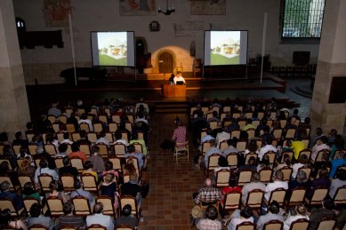 To the lecture of Eduardo Souto de Moura at the Bethlehem Chapel - foto: © Jiří Straka, 2012