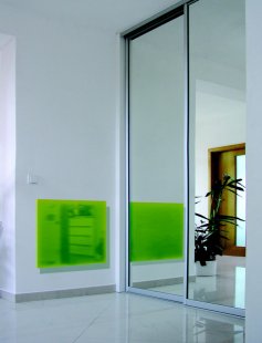 Sálavé panely efektivně topí a navíc jsou ozdobou interiéru - Interiér s GR panelem