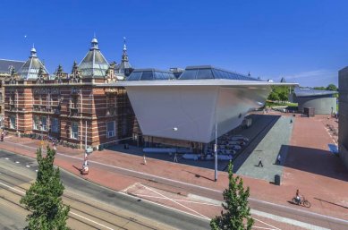 V Amsterdamu se otevírá Stedelijk muzeum, po devíti letech