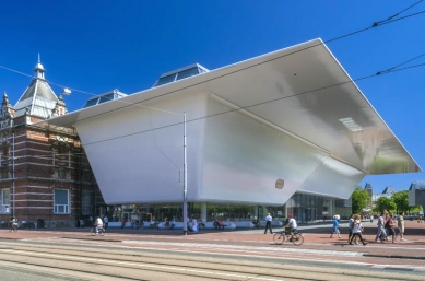 V Amsterdamu se otevírá Stedelijk muzeum, po devíti letech