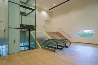 V Amsterdamu se otevírá Stedelijk muzeum, po devíti letech