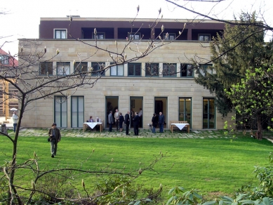 Letošní architektonická ročenka byla slavnostně pokřtěna - Traubova vila ze zahrady - foto: Karel Doležel