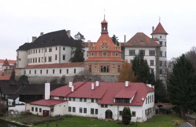 V J. Hradci opravili zámecký rondel, má novou střechu i fasádu - foto: Jiří Bláha