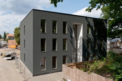 Experimentální projekt pilino-betonového domu green.house - green:house pohled z jihu - foto: Tobias Adam, Bauhaus-Univerzita Výmar