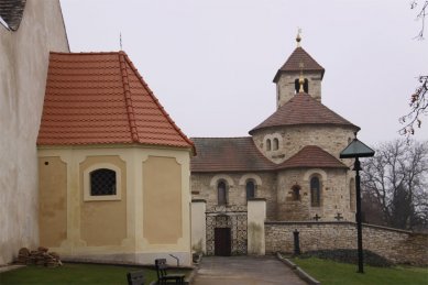 Obnova kaple sv. Ludmily a Marty na Přední Kopanině - Kaple těsně před dokončením prací - foto: Patrik Líbal, 2012