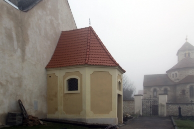 Obnova kaple sv. Ludmily a Marty na Přední Kopanině - Kaple těsně před dokončením prací - foto: Patrik Líbal, 2012