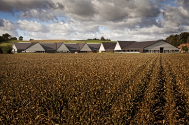 Vejlskovgaard Stable by LUMO Architects - foto: Lumo Architects / Jesper Balleby