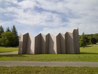 Švýcarská architektura v Galerii Jaroslava Fragnera - Chapel St-Loup - foto: M.Keller