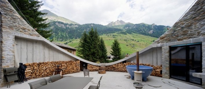 Swiss architecture in the Jaroslav Fragner Gallery - Villa Vals - foto: Iwan Baan