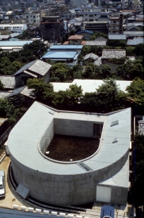 Pritzkerovu cenu 2013 získal Toyo Ito - White U, 1975—76, Nakano-ku, Tokio - foto: Koji Taki