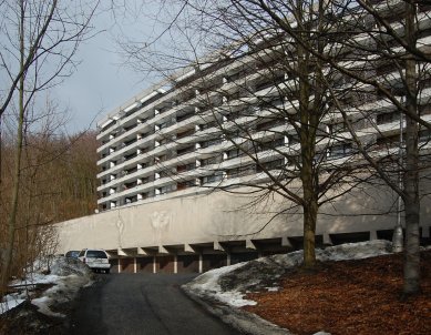 Architektura s rudou hvězdou - bez stigmat a předsudků  - Jaromír Vacek a další (Sial), Obytný dům Wolkerova, 1964-1972, Liberec