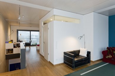 Chytrá kombinace dřeva, betonu a fermacellu na sedmipatrových bytových domech v Berlíně
