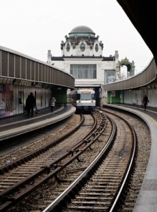 Vídeň: Wagnerovo secesnímu „metru“ je již 115 let - Trasa metra U4 údolím říčky Vídeňky, Wientallinie  - foto: © W. Schaub-Walzer PID