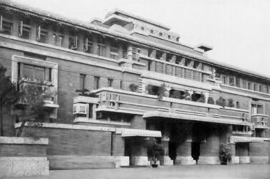 Hendrik P. Berlage: Frank Lloyd Wright* - Frank Lloyd Wright : Hotel „Imperial“. Tokio Japonsko 1922