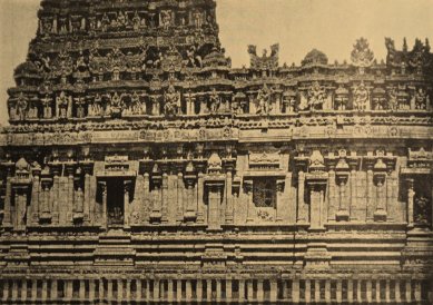 Karel Čapek a Vlastimil Hofman: Indická architektura - Detail z chrámu Subramany v Tanjore.