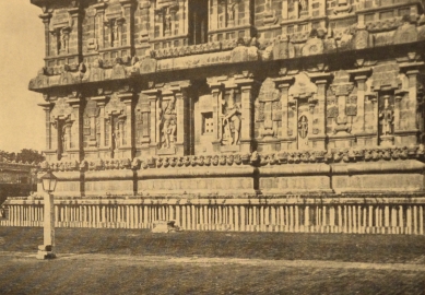 Karel Čapek a Vlastimil Hofman: Indická architektura - Detail z chrámu v Tanjore.