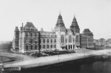 Hendrik P. Berlage: Vývoj moderního stavitelského umění v Nizozemí - Pierre Cuypers: Rijksmuseum Amsterdam (1876–1885) 