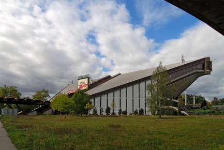 Začala demolice víceúčelové sportovní haly ve Frýdku-Místku - foto: Petr Šmídek, 2012