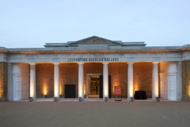 Serpentine Sackler Gallery v Londýně od Zahy Hadid - foto: Luke Hayes / Seprentine Gallery