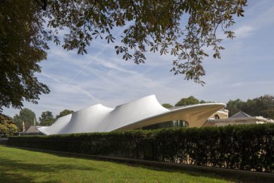 Serpentine Sackler Gallery v Londýně od Zahy Hadid - foto: Luke Hayes / Seprentine Gallery