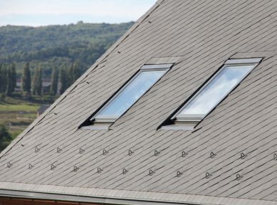 Střešní okna Solara zapuštěná do úrovně střechy - Střešní okna Solara zapuštěná do úrovně střechy, Nebočady - detail