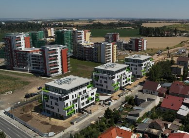 Omítky a nátěry Ceresit Ceretherm zdobí nové pražské bytové domy  - Letňany