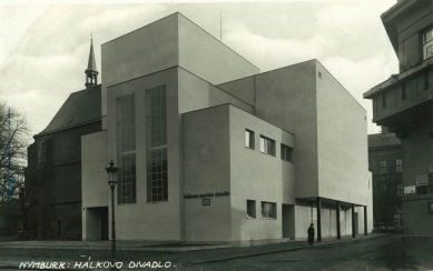Odešel poslední Gočárův žák - Městské Hálkovo divadlo v Nymburce (1936) - foto: archiv autora