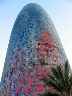 Španělský král otevřel sporný mrakodrap v Barceloně