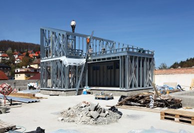 Family housing on the roof of the shopping center was created thanks to the lightweight steel structure Lindab and fermacell boards