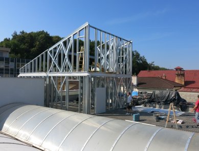 Family housing on the roof of the shopping center was created thanks to the lightweight steel structure Lindab and fermacell boards