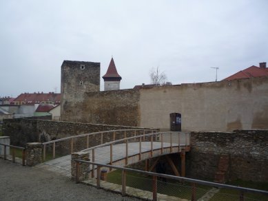 Nejlépe opravenou památkou jižní Moravy je kostel ve Valtrovicích - Znojmo, Střelniční věž městského opevnění