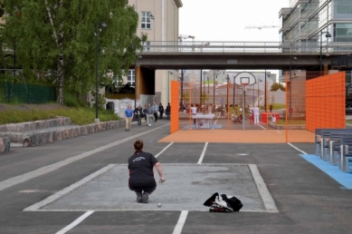 Koridor "Baana" pro pěší a cyklisty, Helsinki (Finsko), 2012 - foto: Archiv Public Space / CCCB