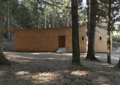 To the exhibition of Gion Caminada in České Budějovice - Forest Cottage Domat/Ems - foto: Lucia Degonda