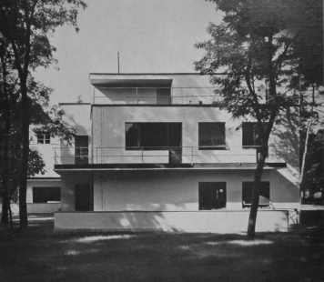 Karel Teige: Novostavby Bauhausu v Dessavě  - Seriový dvojdomek pro učitele Bauhausu