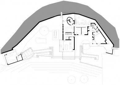 Sofistikované bydlení v kopci aneb dům se skleněnou "hlavou" - Půdorys přízemí