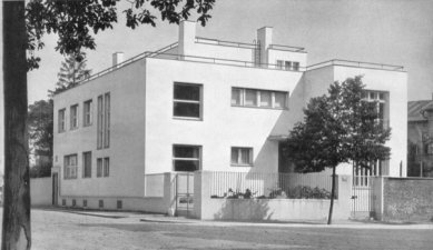 Iris Meder: Viennese Modernism and Its Relation to Czech Modern Architecture - Walter Sobotka, Jihlava