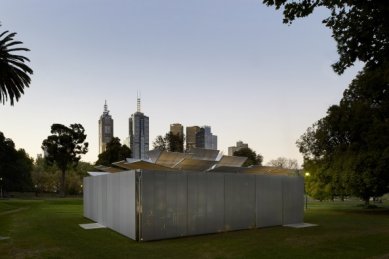 Temporary Pavilion in Melbourne by Sean Godsell - foto: Earl Carter