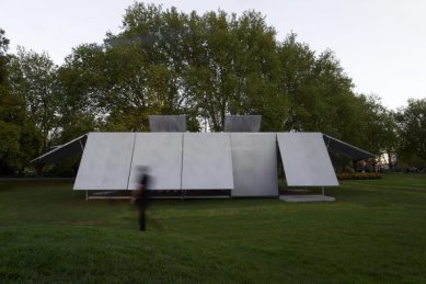 Temporary Pavilion in Melbourne by Sean Godsell - foto: Earl Carter