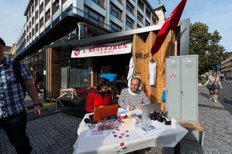 Containers revive public space in Prague at Designblok