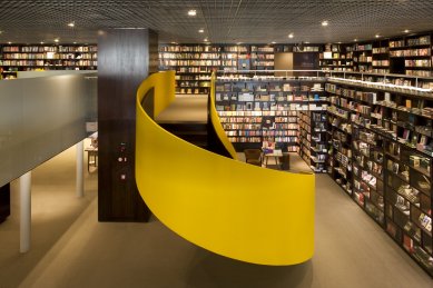 Od A do Z. Svět Isay Weinfelda - Livraria da Vila  - foto: © Leonardo Finotti