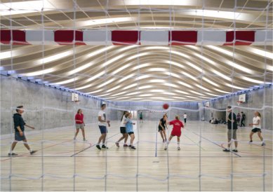 Multi-purpose hall in the courtyard of the gymnasium in Hellerup by BIG - foto: Jens Lindhe