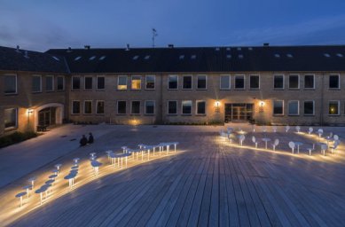Víceúčelová hala na dvoře gymnasia v Hellerup od BIG - foto: Jens Lindhe